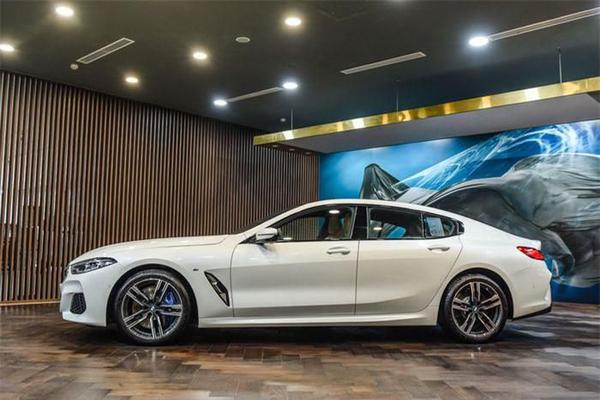 Cận cảnh BMW 840i Gran Coupe đầu tiên cập bến Việt Nam