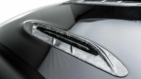 Aston Martin DBX siêu hầm hố, mạnh 800 mã lực với gói độ từ Mansory