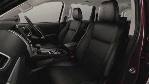 Mitsubishi Pajero Sport Special Edition ra mắt với màu sơn đỏ nổi bật
