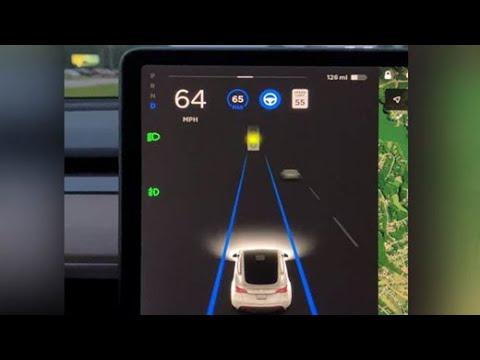 Xe điện Tesla bị điều tra do hệ thống tự lái hay tự đâm vào những thứ nhấp nháy