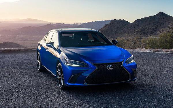 Lexus Việt Nam bổ sung phiên bản F Sport cho 3 mẫu xe