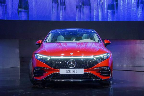 Xe điện hạng sang Mercedes-Benz EQS góp mặt tại VMS 2022 gây chú ý