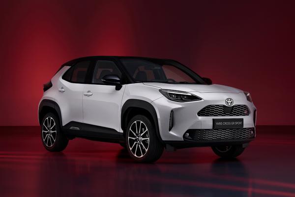 Cận cảnh Toyota Yaris Cross GR Sport vừa cập bến châu Âu