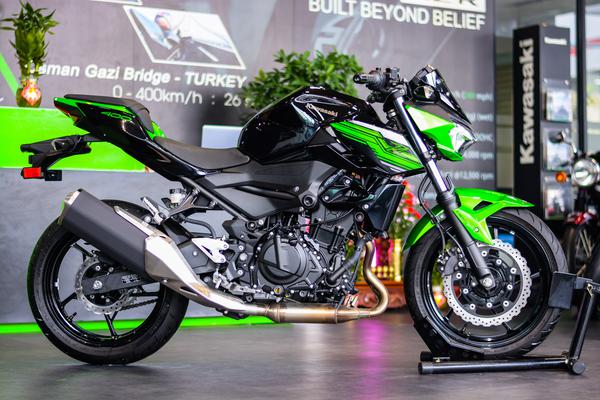 Cận cảnh Kawasaki Z400 đời 2021 giá 149 triệu đồng tại Việt Nam