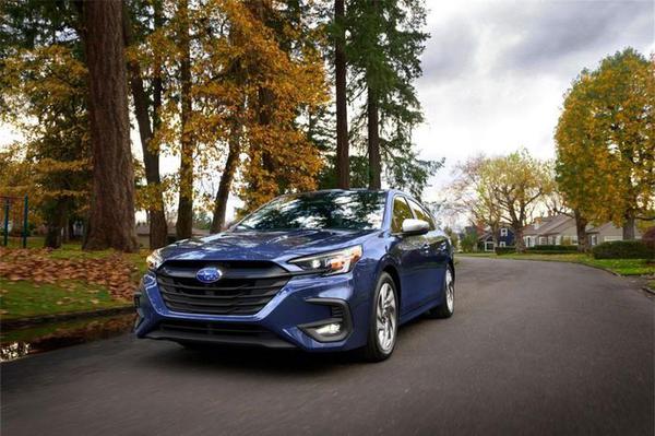 Subaru Legacy 2023 ra mắt, trang bị động cơ tăng áp mới, ngoại hình được nâng cấp