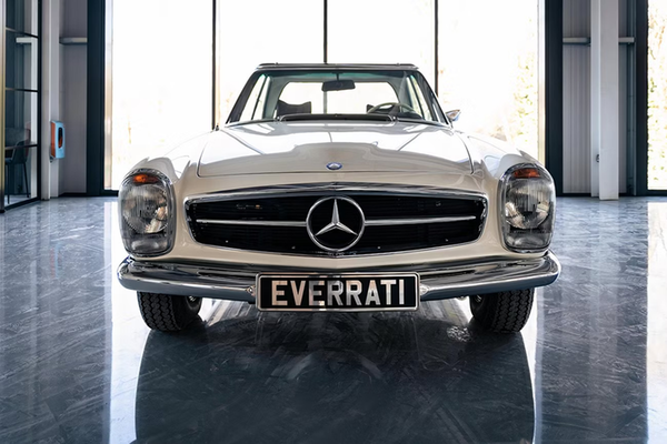 Mercedes-Benz W113 SL cổ độ thành xe điện với giá bằng 1 chiếc Toyota Camry