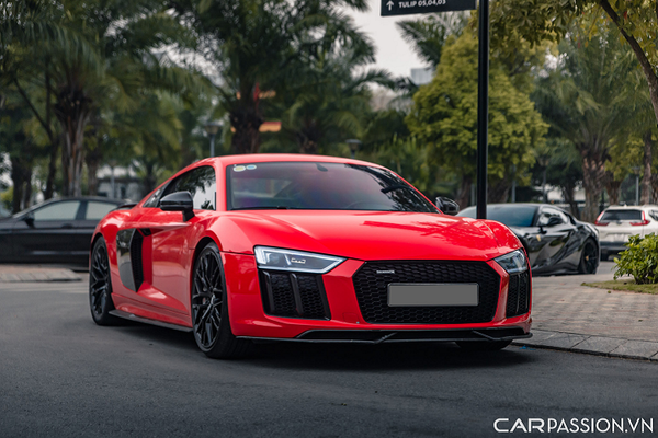 Siêu xe Audi R8 được tay chơi Hà Thành chào bán gần 9 tỷ đồng