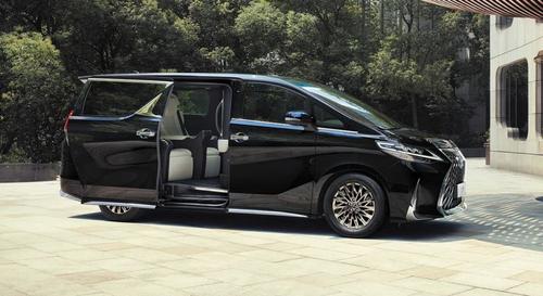 Lexus LM350 nhận đặt hàng tại Việt Nam với hai cấu hình chỗ ngồi, giá từ 6,99 tỷ đồng