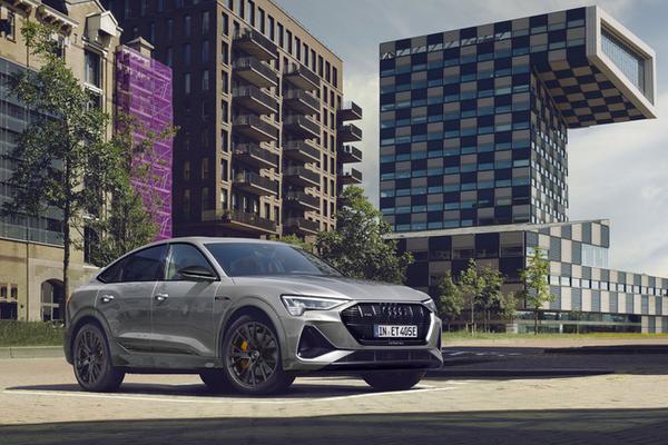 Audi e-tron bổ sung phiên bản đặc biệt S Line Black với các chi tiết màu đen cá tính