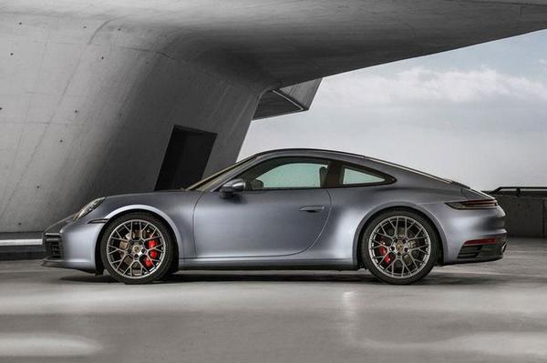 Top 10 mẫu ô tô thể thao AWD tốt nhất năm 2022