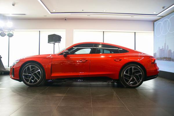 Xe điện Audi e-tron GT chính hãng tại Việt Nam với giá từ 5,2 tỷ đồng