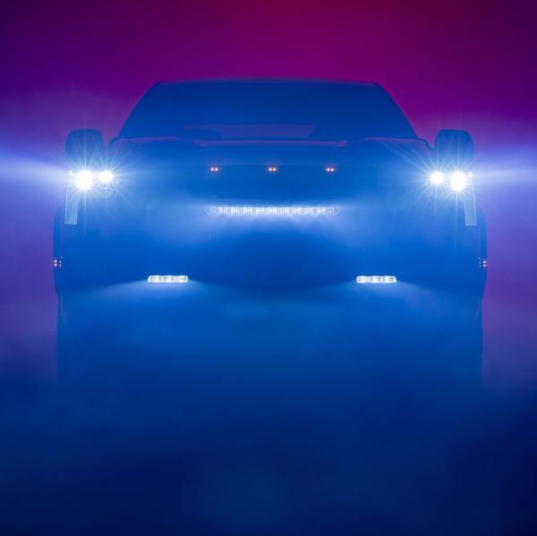 Toyota Tundra 2022 công bố ảnh teaser với phần đầu xe mới lạ