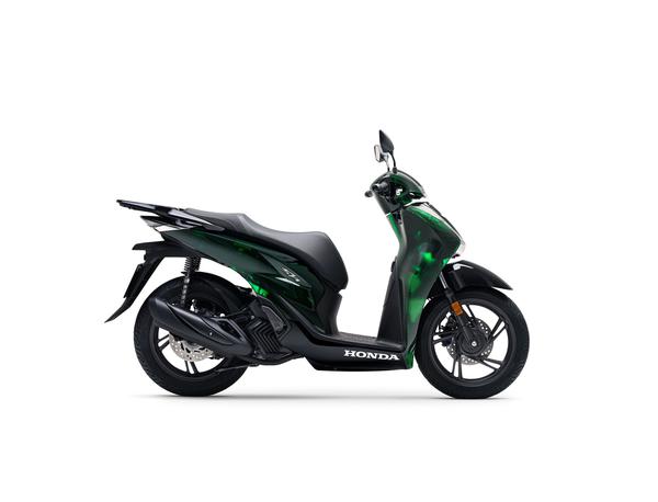 Phiên bản Honda SH125i Vetro 2024 sản xuất ở Châu Âu với vỏ xe trong suốt