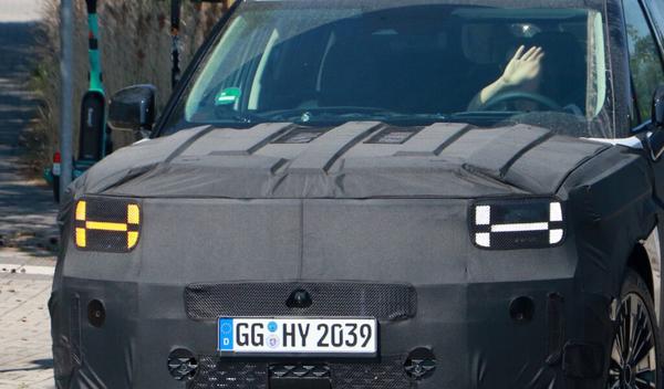 Lộ diện Hyundai Santa Fe 2024 thiết kế vuông vức giống Land Rover Defender