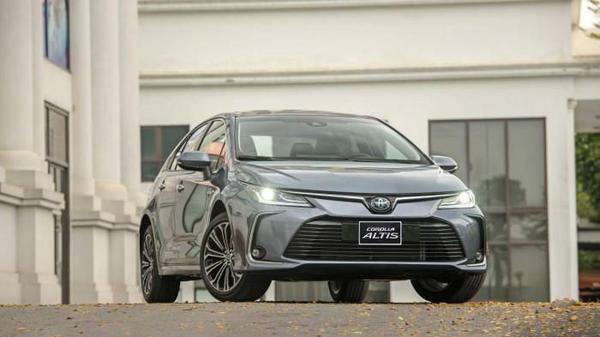 Toyota Corolla Altis 2023 đại hạ giá tại các đại lý