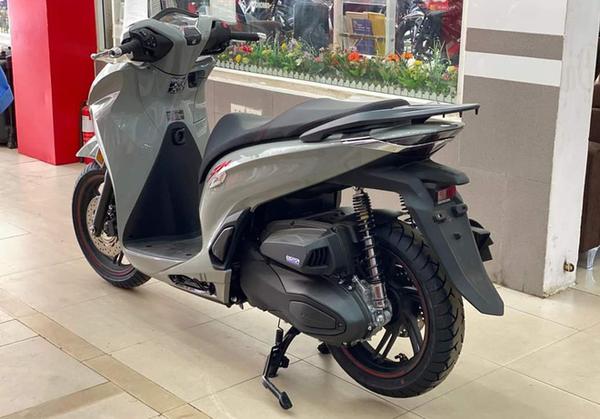 Honda SH 350i có giá bán tăng mạnh tại đại lý vào dịp cuối năm