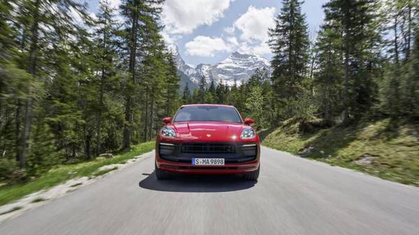Cập nhật giá lăn bánh Porsche Macan 2022 vừa ra mắt tại Việt Nam