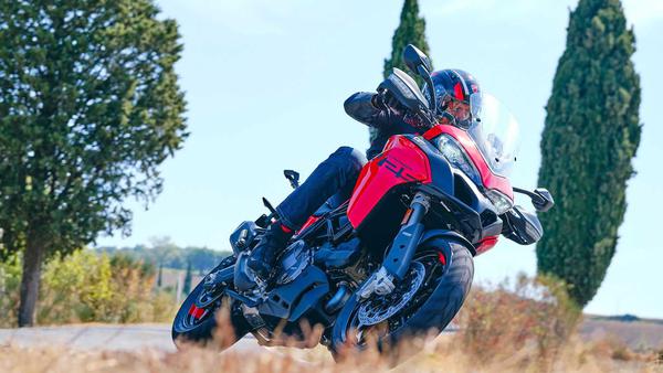 Ducati ra mắt mô tô Multistrada V2 2022 với ngoại hình đầy mạnh mẽ