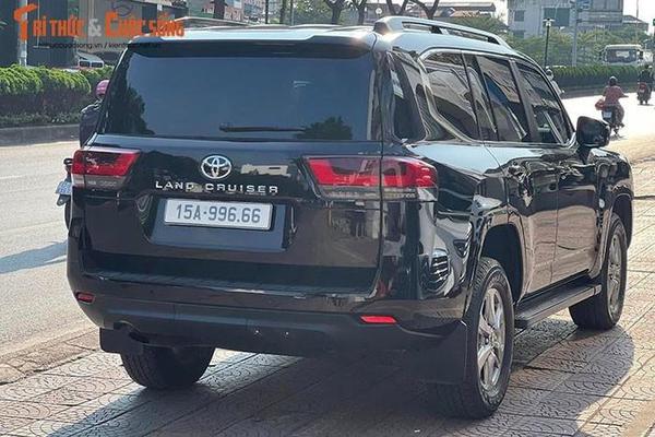 Toyota Land Cruiser 2022 "siêu lướt" với giá 5,7 tỷ đồng tại Hải Phòng