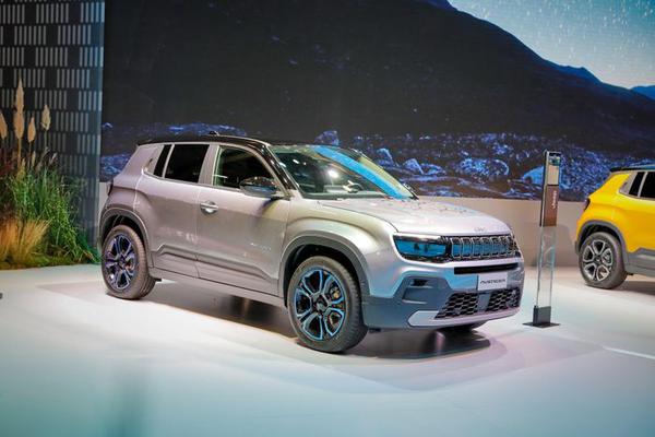 Jeep Avenger mới với phạm vi hoạt động 400 km