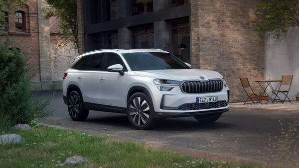 Skoda Kodiaq thế hệ mới ra mắt: To lớn hơn, nhiều công nghệ hơn, tăng sức đấu Santa Fe