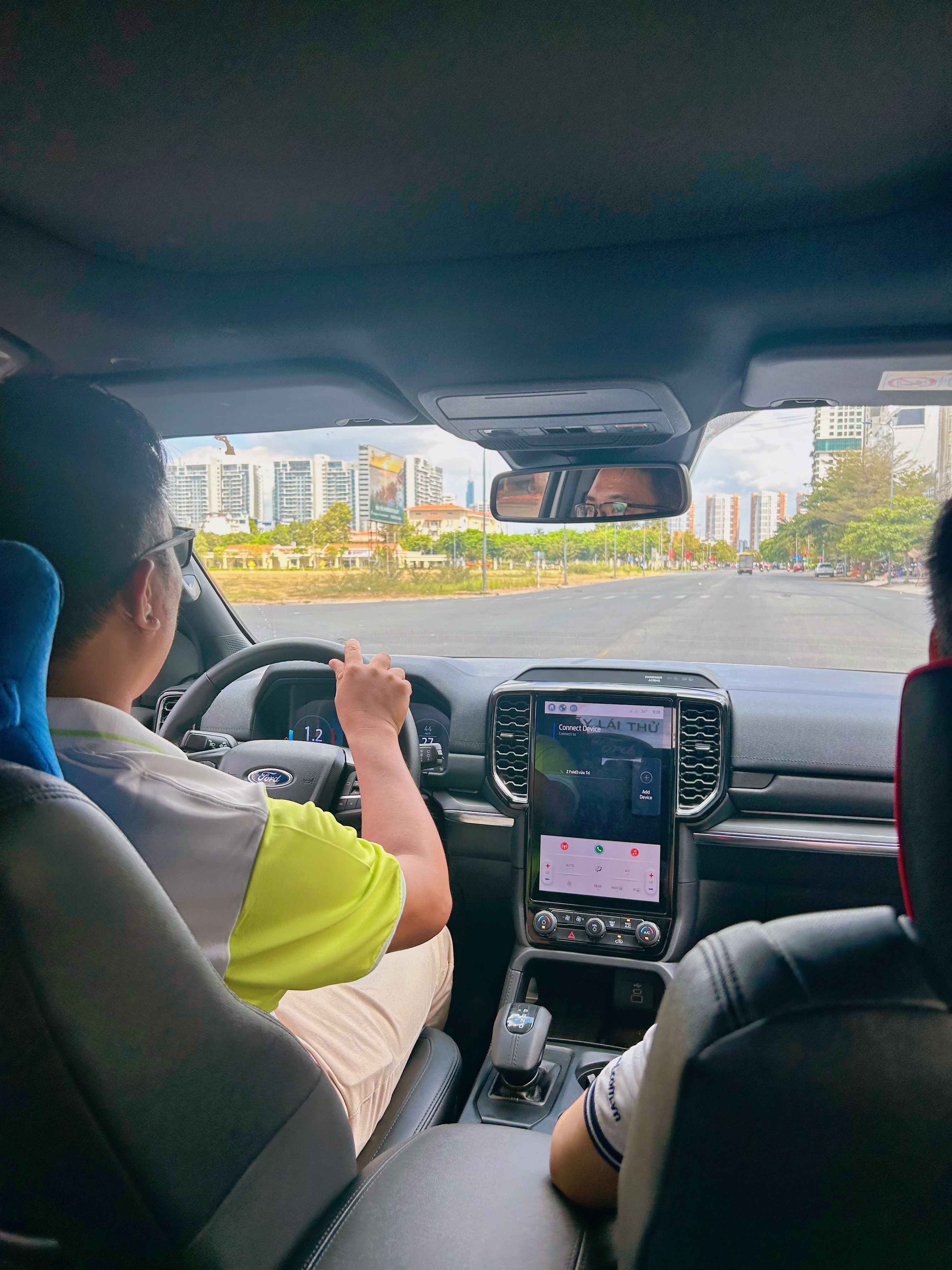 Hỗ trợ Tư vấn - Báo giá - Lái thử - Cập nhật tin tức  Các dòng xe FORD