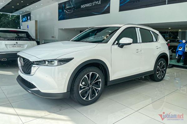 Mazda CX-5 facelift 2023 giá từ 749 triệu