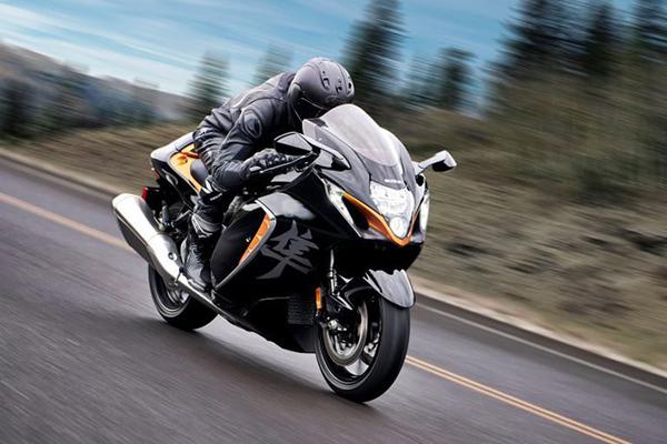 Suzuki Hayabusa 2021 tiếp tục được ra mắt tại thị trường Thái Lan với giá bán là 899.000 baht