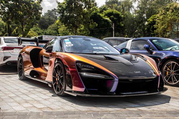 McLaren Senna tụ họp cùng loạt siêu xe tại trung tâm TP.HCM