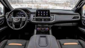GMC Yukon AT4 2021 có giá khởi điểm 66.095 USD