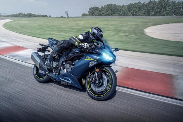 Kawasaki Ninja ZX-6R 2022 ra mắt với tùy chọn màu mới, giá 239 triệu đồng