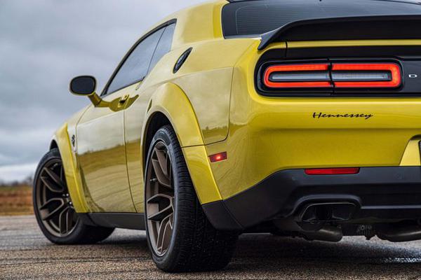 Xe cơ bắp Dodge Challenger với bản độ từ Hennessey mạnh hơn 1.000 mã lực
