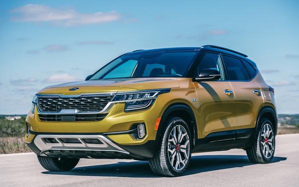 Kia Seltos 2021 được bổ sung trang bị, dùng logo mới, giá bán tăng nhẹ