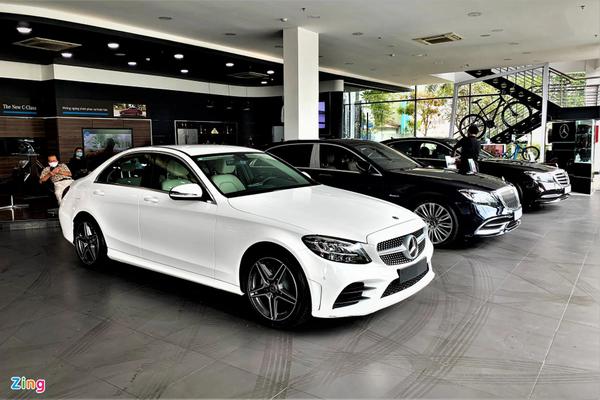 Chủ xe Mercedes-Benz GLC 300  "lỗ" gần một tỷ đồng dù cầm lái chưa đầy 3 năm