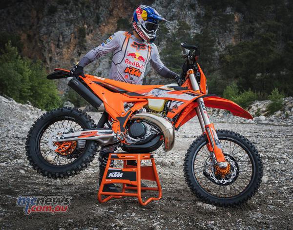 KTM ra mắt phiên bản nâng cấp mẫu mô tô đua địa hình ‘Hard Enduro’ 300 EXC
