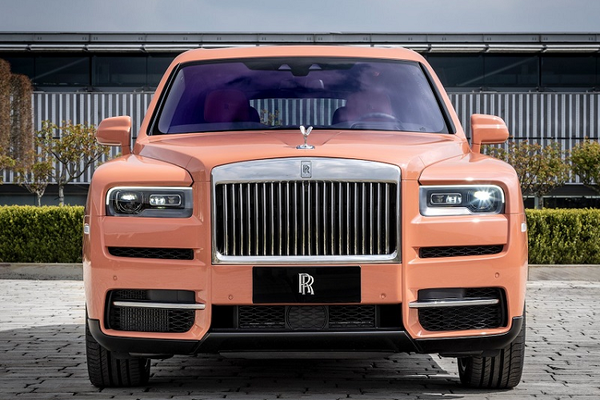 Rolls-Royce Cullinan với màu sơn độc đáo được lòng phái nữ