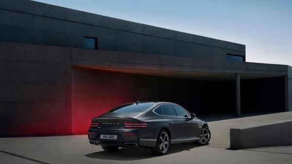 Genesis G80 2022 ra mắt, bổ sung thêm hai phiên bản thể thao