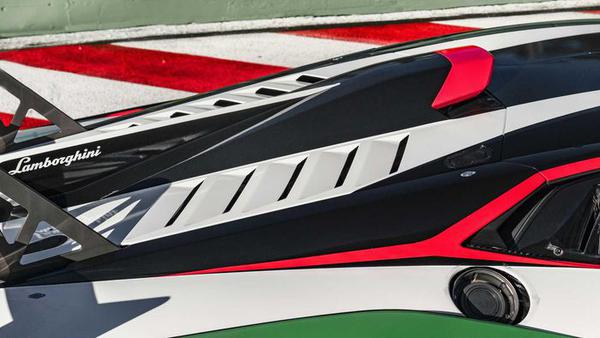 Lamborghini Huracan GT3 EVO2 phiên bản xe đua ra mắt