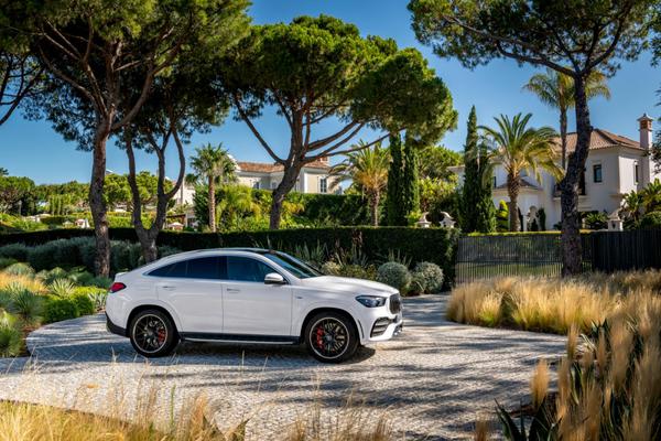 Mercedes-AMG GLE 53 4MATIC+ Coupé với sức mạnh lên đến 435 mã lực có giá 5,349 tỷ đồng