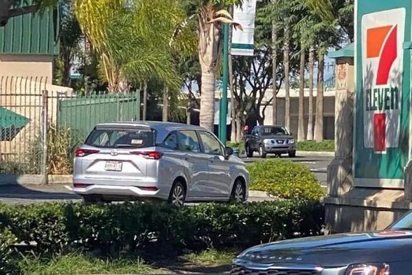 MPV giá rẻ Toyota Avanza 2022 gây chú ý khi "dạo phố" tại Mỹ