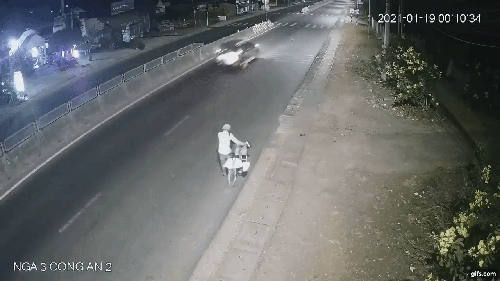 Tài xế ô tô tông trúng cụ ông rồi nhấn ga bỏ chạy khỏi hiện trường