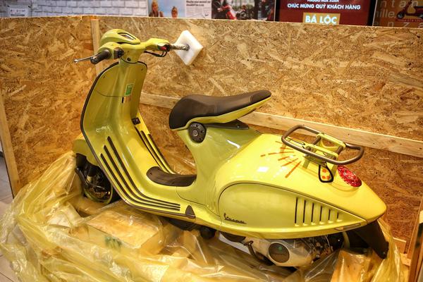 Cận cảnh Piaggio Vespa 946 có giá ô tô ở Việt Nam