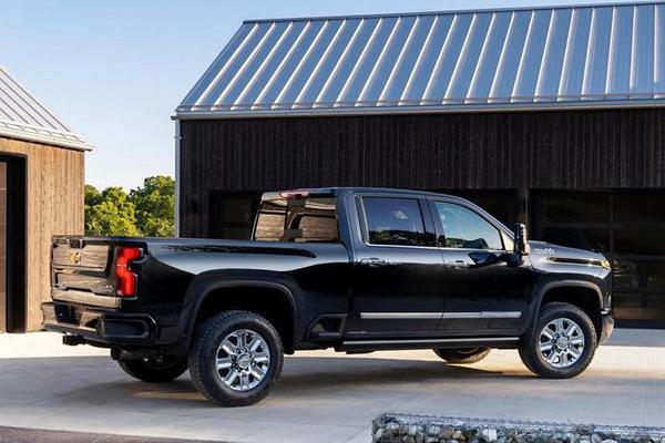 Chevrolet Silverado HD 2024 mới với nhiều trang bị "khủng"