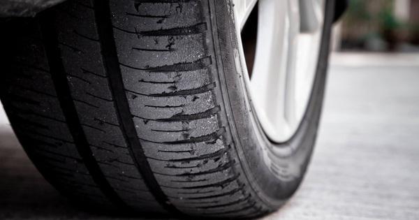 Lốp xe ô tô điện dễ gặp hư hỏng nhiều hơn xe xăng