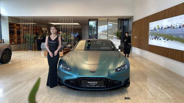 Khám phá Aston Martin Vantage F1 Edition và DB11 V8 Coupe