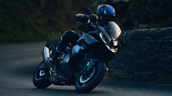 Ra mắt BMW Motorrad M 1000 XR siêu thể thao