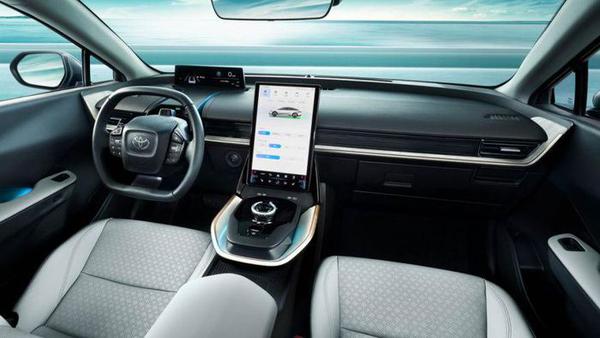 Toyota bZ3 2023 ra mắt với quãng đường hoạt động đạt 600 km
