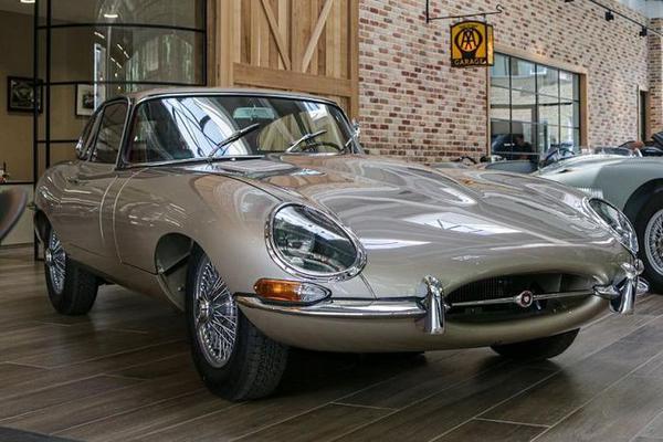 Jaguar E-Type đời 1963 được phục chế bởi Hilton Group
