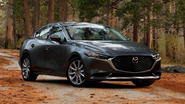 Phân khúc sedan hạng C : Mazda 3 đạt doanh số đứng đầu
