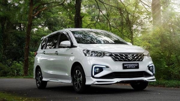 Nhiều mẫu ô tô đình đám đang được giảm giá và kèm theo ưu đãi hàng trăm triệu đồng